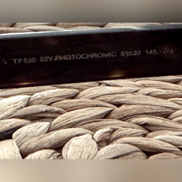 Tom Ford TF530 Photochromatic Sunglasses / Dark Havana Frame with Rose Lenses - Picture 4 of 5